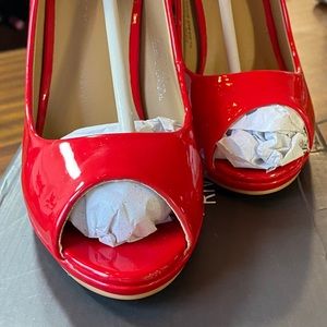 Brand New!! Gorgeous, Red Heels!!